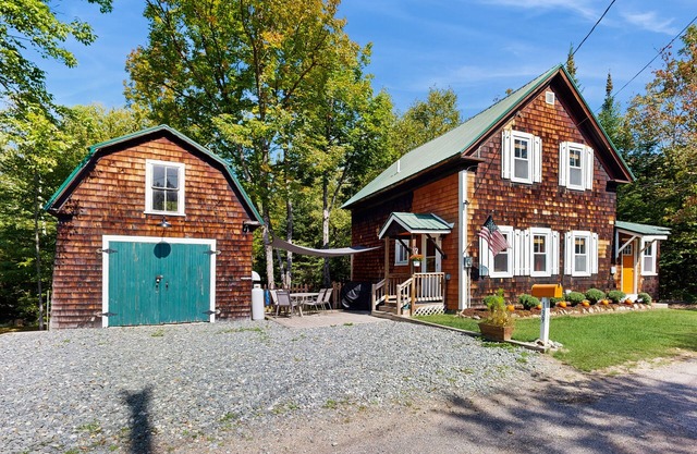 Country home w/stream, yard, garden, snowmobile access, nr Santa's Village