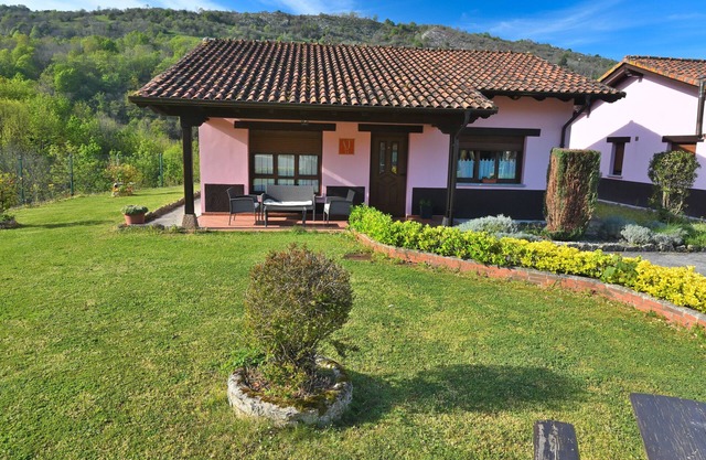 Country House 'La Casina' with Mountain View, Private Terrace and Wi-Fi