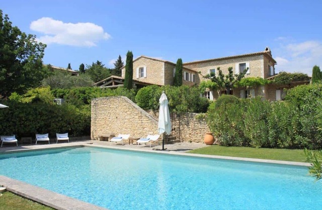 Country house with swimming pool, 3 terraces in a green setting