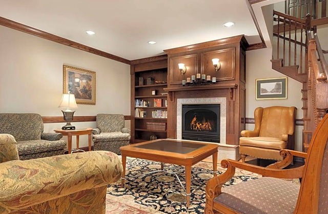 Country Inn & Suites by Radisson, St. Cloud East, MN