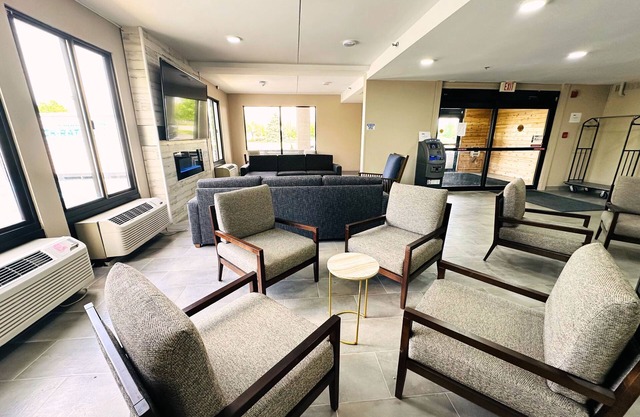 Country Inn & Suites - by Choice Hotelst, Canton near Hall of Fame