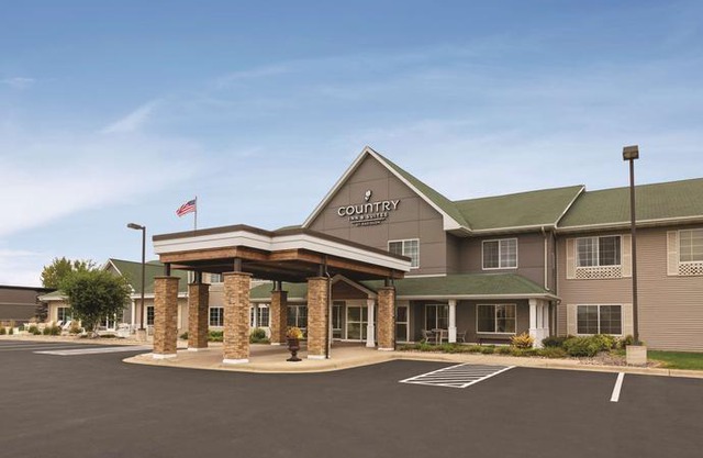 Country Inn & Suites by Radisson Willmar MN