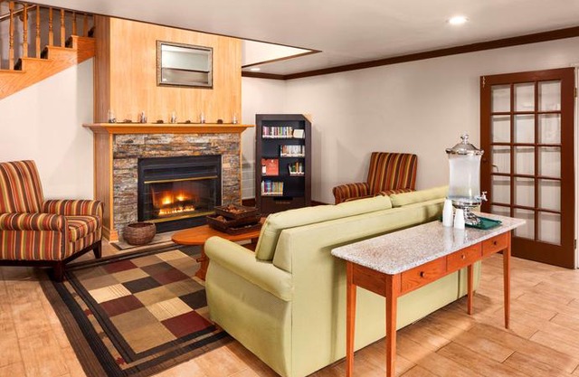 Country Inn & Suites by Radisson Grand Rapids Airport MI