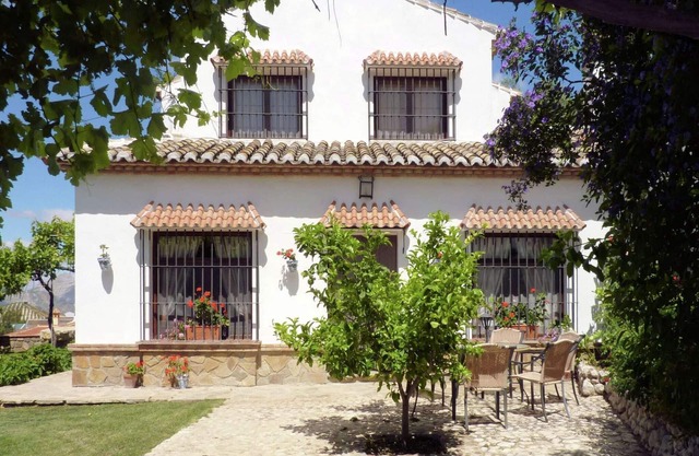 Countryside Cottage with Pool