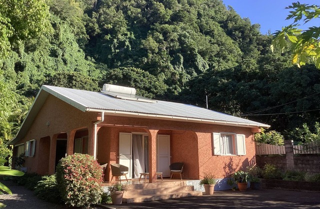 Countryside house in St Joseph to explore the wild south