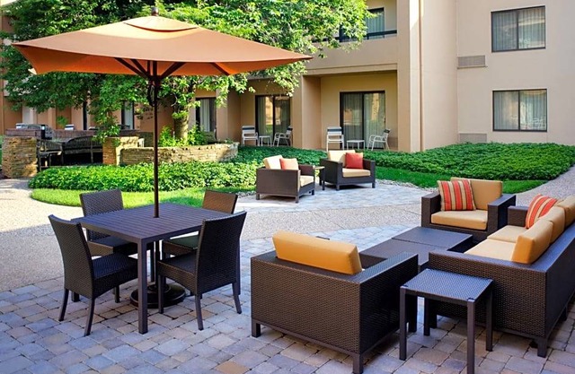 Courtyard by Marriott Lexington North