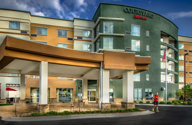 Courtyard by Marriott Charleston Downtown/Civic Center