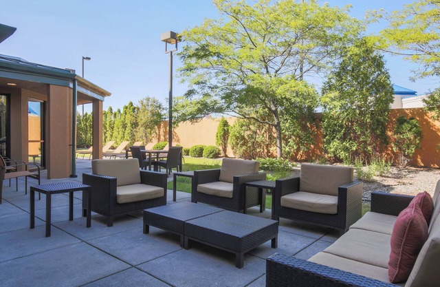 Courtyard Flint by Marriott