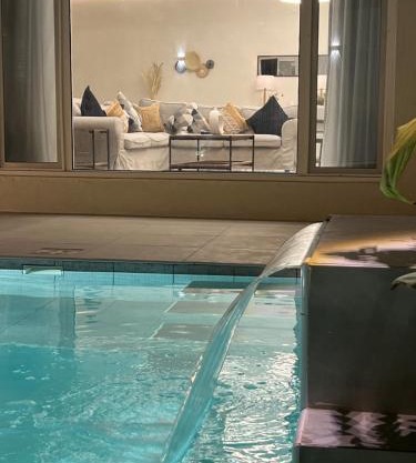 Cove Chalet 1شاليه كوڤ