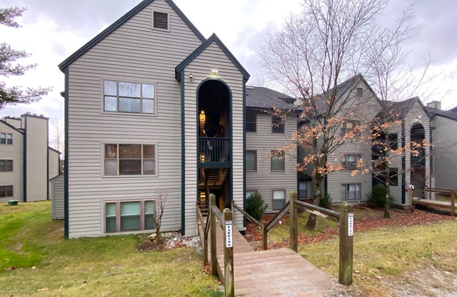 Coveted Ski-In/Ski-Out Winterplace Condo with Hot Tubs, Indoor Pool & Fireplace