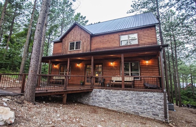Cowboy Castle - Ridge Line Lodge, Hot Tub, Games, Outdoor Entertaining🔥 🌲