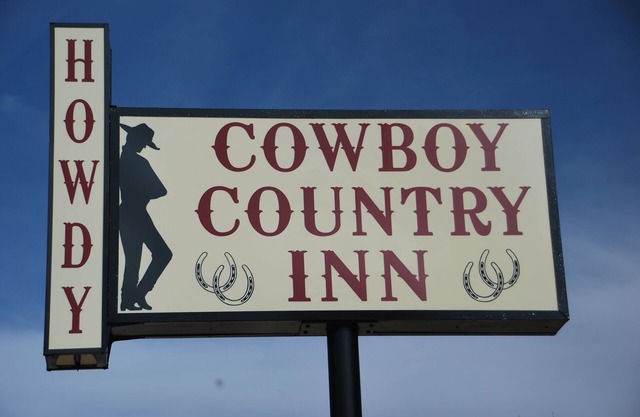 Cowboy Country Inn - Queen Room