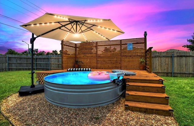 Cowboy Pool Near Kalahari Resort King Bed Large Patio Firepit Table