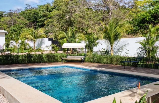 COZY 1 BDR-APT-10 MIN FROM TAMARINDO-QUIET AND GATED COMMUNITY WITH POOL