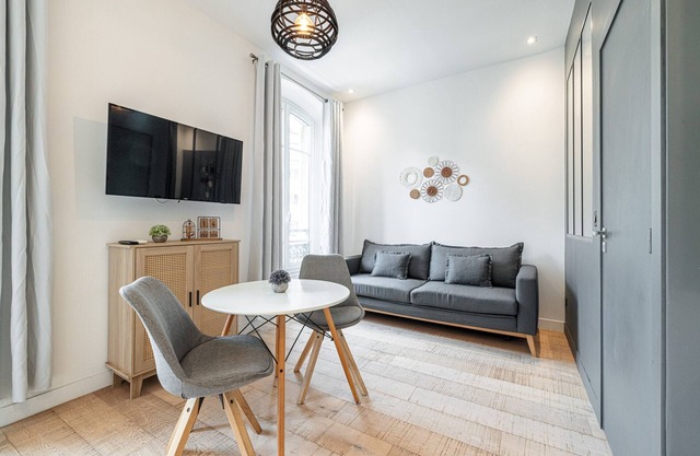 Cozy 1 Bdr Downtown