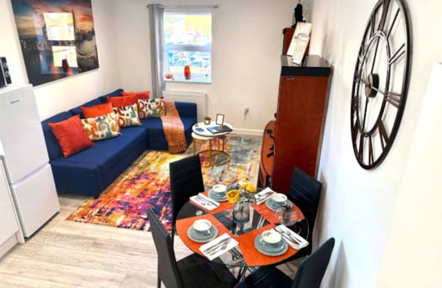 Cozy 1-Bed in Watford Centre | Near Junction, Dining & Shopping