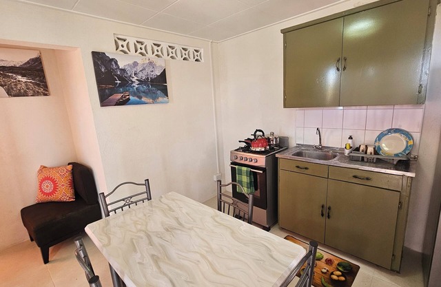 Cozy 1-Bedroom Apartment Near Botanical Gardens