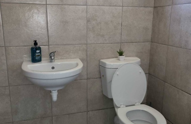 Cozy 1-Bedroom Apartment in the heart of Bellville.