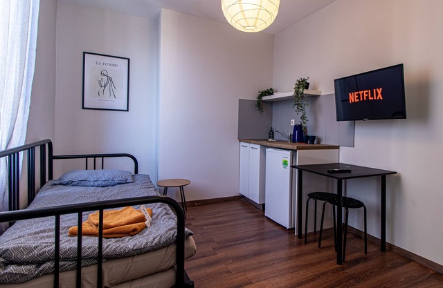 Cozy 1-bedroom apartment in enchanting Sofia with WiFi