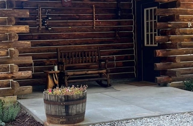 Cozy 1-Bedroom Cabin Retreat