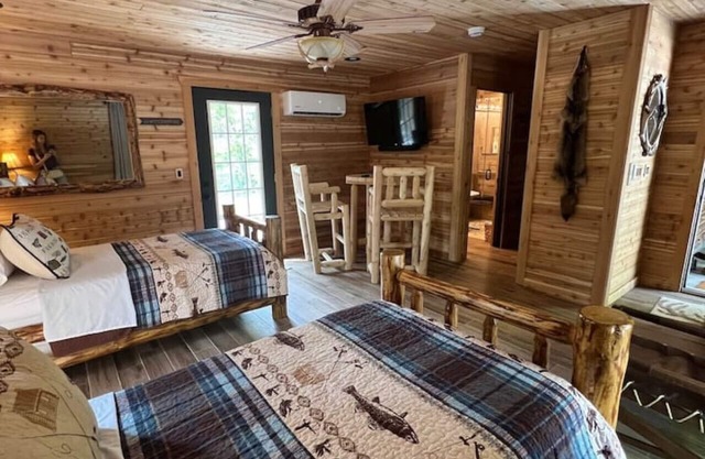 Cozy 1-Bedroom Cabin Retreat