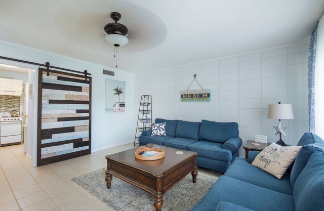 Cozy 1-bedroom condo in beautiful New Smyrna Beach.