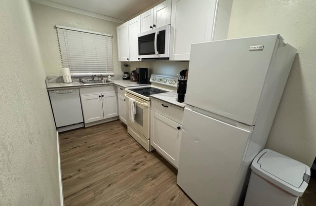 Cozy 1-bedroom with WiFi and AC in Tombstone - Unit 4