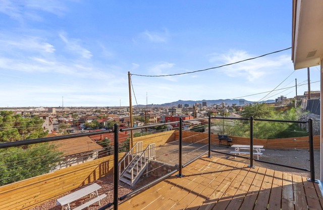 Cozy 1B Private Terrace View