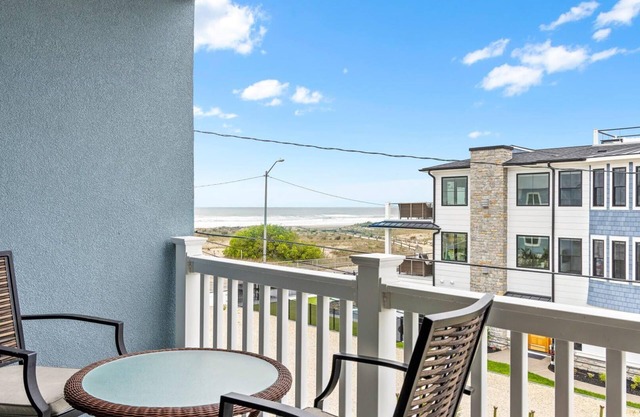 Cozy 1BR w Ocean Views & Parking - OCNJ