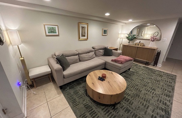 Cozy 2-bedroom 2-bath apartment in central Washington DC with WiFi, AC
