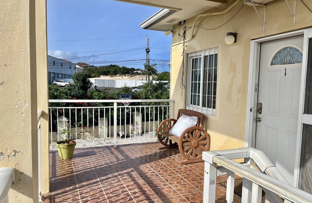 Cozy 2-bedroom Apartment #1 in the Venetian Road