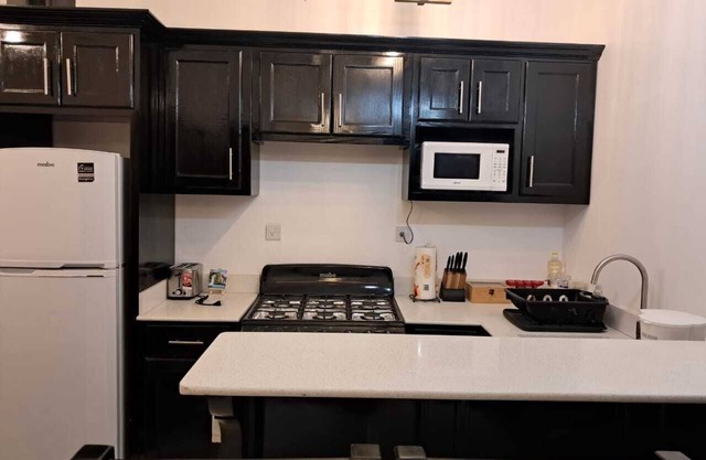 Cozy 2-bedroom apartment with AC