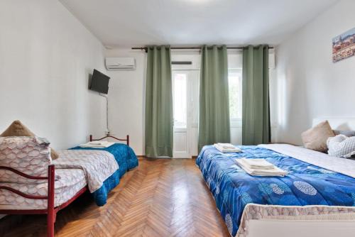 Cozy 2 Bedroom Apartment