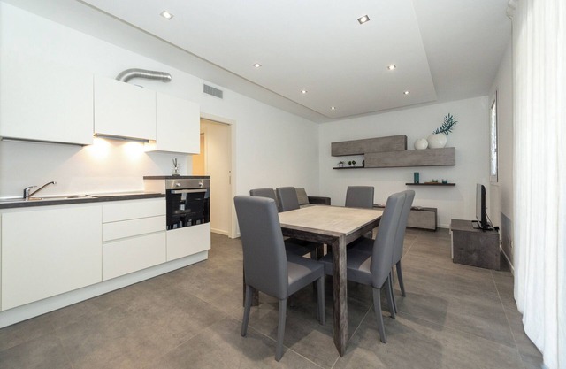 Cozy 2-bedroom apartment, in residence with swimming pool 500 meters from the sea