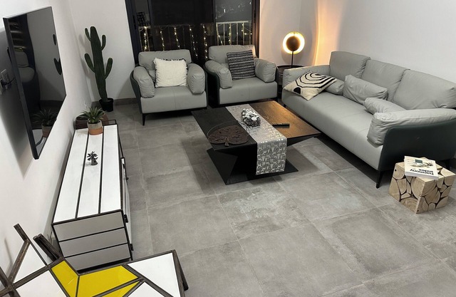 Cozy 2-Bedroom Apartment with Stylish Décor, AC & WiFi in Vibrant Dakar