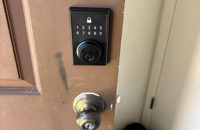 Cozy 2-bedroom condo with AC, WiFi in charming Palm Coast. 5 minutes to beach,