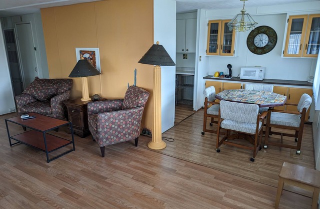 Cozy 2 bedroom home in Tucson Estates with many amenities near many attractions.