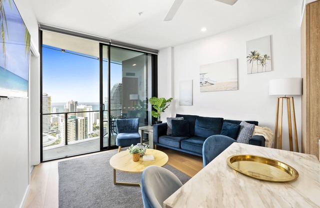 Cozy 2 Bedroom Unit in Broadbeach (No Parking) (12801 - 2N - NB)