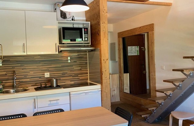 Cozy 2 Room Apartment for 5, Ski-In/Ski-Out, Prime Location at L'Alpe d'Huez