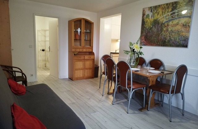 Cozy 2-Room Ski-In/Ski-Out Apartment with WIFI in Orcières, Sleeps 6