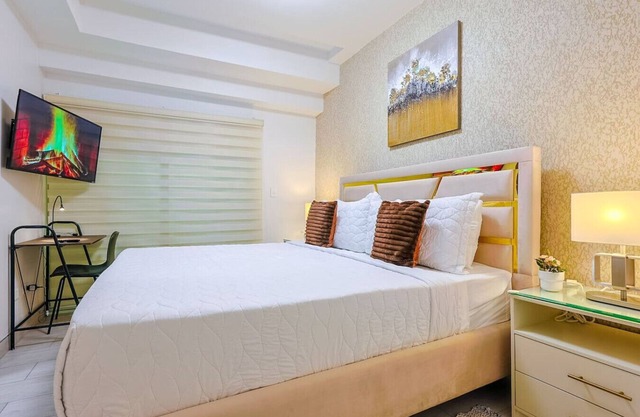 Cozy 2BR Apt, Rooftop Terrace, Pool