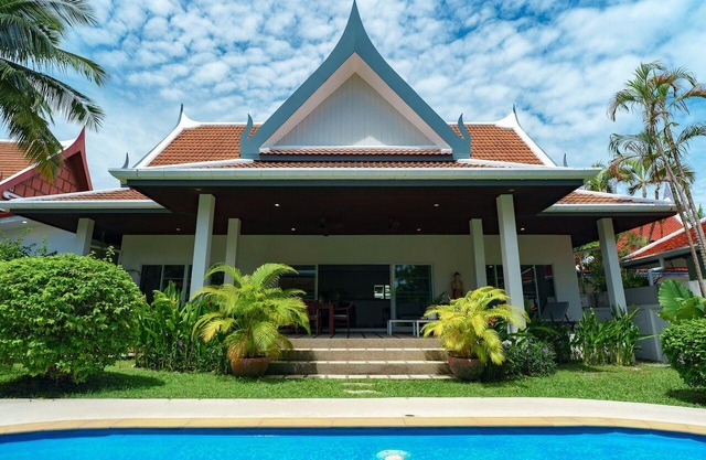 Cozy 3 bedrooms villa with 2 swimming pools