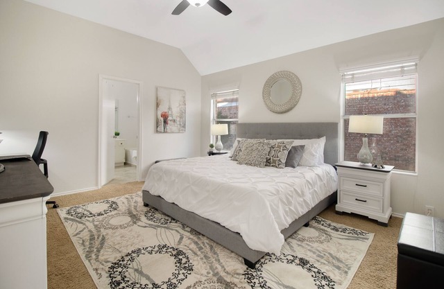 Cozy 3 BR/Home Office/Backyard Gateway/Perfect for Longer Stays