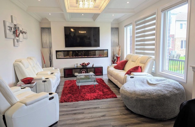 Cozy and beautiful home, 8 minutes from Niagara Falls attraction center.