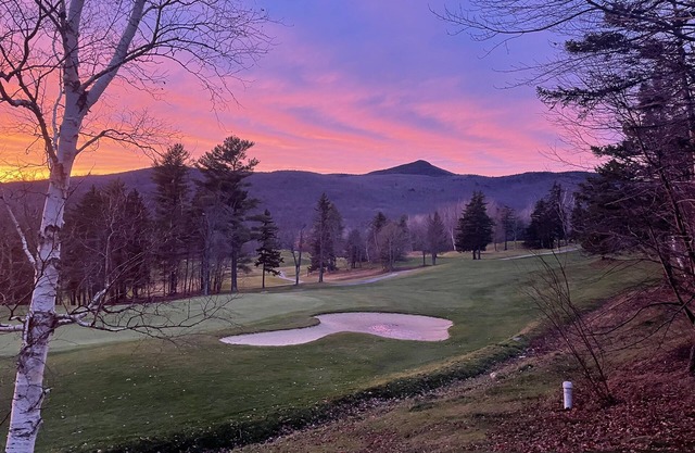 Cozy and Convenient Golf and Ski Condo
