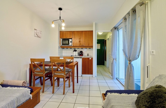 Cozy apartment between lake and ocean – Terrace & shared pool in Carcans-Maubuisson