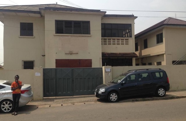 Cozy apartment in Adabraka with AC, WiFi