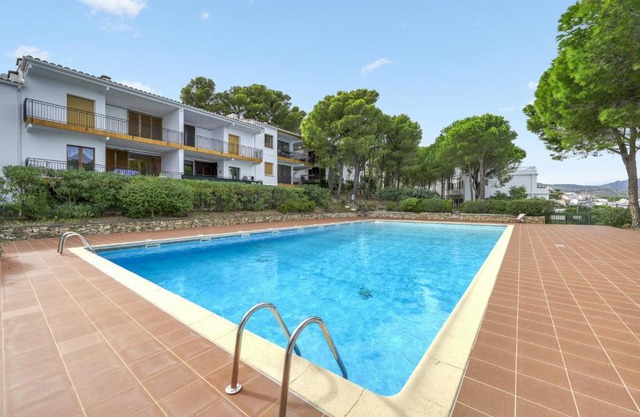 Cozy apartment in Llançà 30 m² with sea view