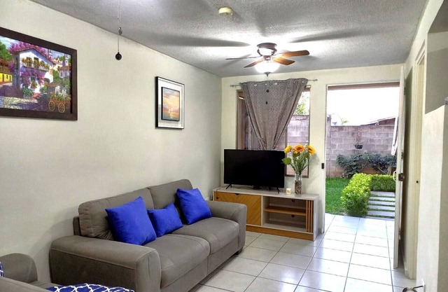 Cozy apartment in the Heart of San Salvador with 2 bedrooms and parking free.