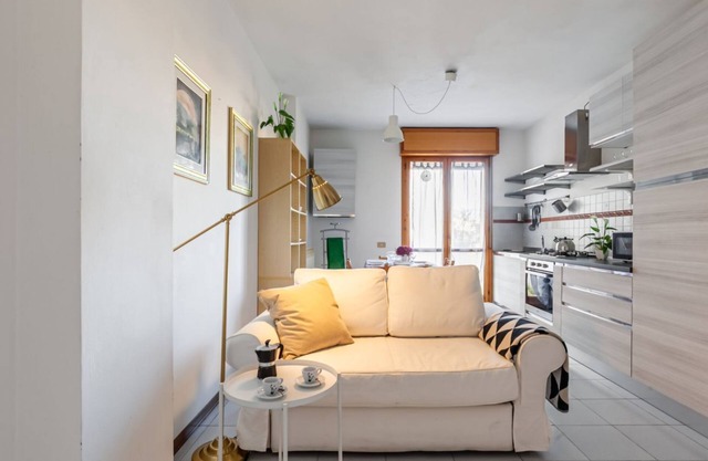 Cozy Apartment near the Hospital with 2 Balconies!